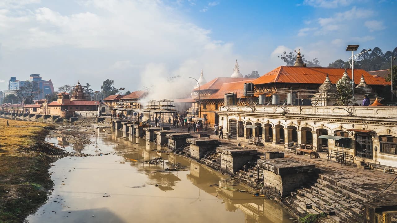 Nepal Horizons — Himalayan temples and peaks
