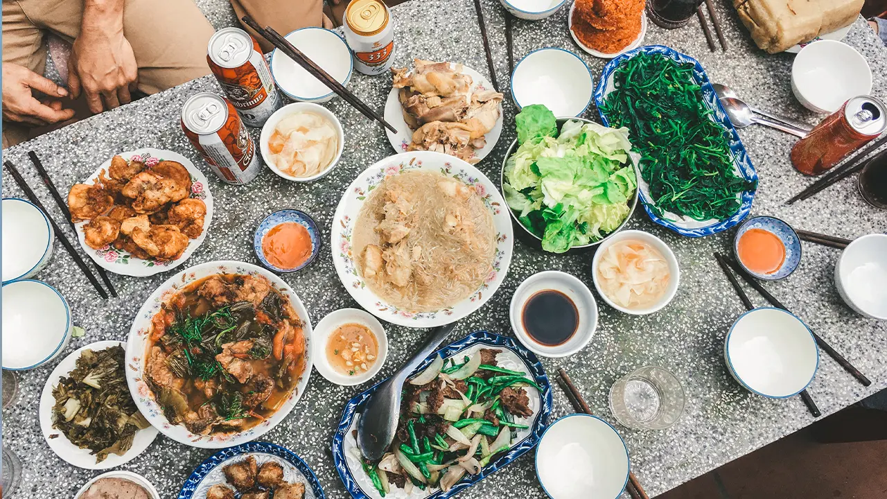 Exploring Hue by jeep car